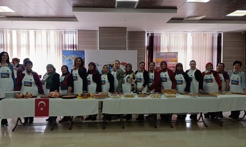 32 çeşit yöresel tatlı yarıştı