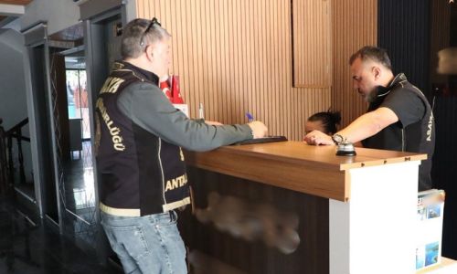 Konaklama tesisleri ve araç kiralama firmalarına eş zamanlı denetim