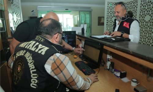 Antalya'da konaklama ve araç kiralama firmalarına eş zamanlı denetim