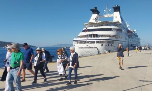 Bodrum'a kruvaziyer ile 274 yolcu geldi