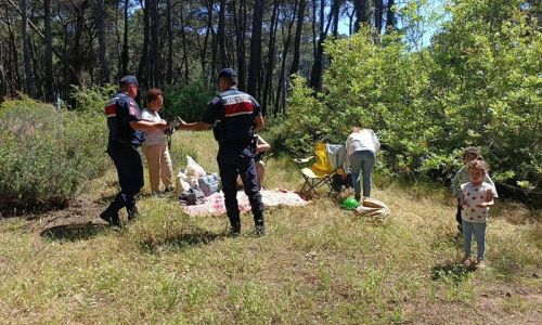 Antalya'da ormanlara girişler yasaklandı, jandarma vatandaşları tek tek uyardı