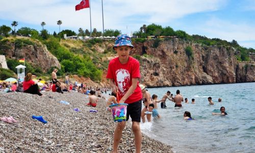 Dünyaca ünlü sahil  doldu taştı