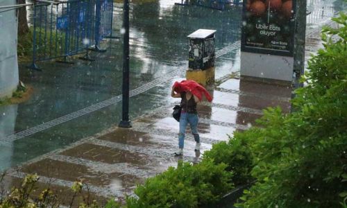 Antalya'da mayısta sağanak ve dolu sürprizi