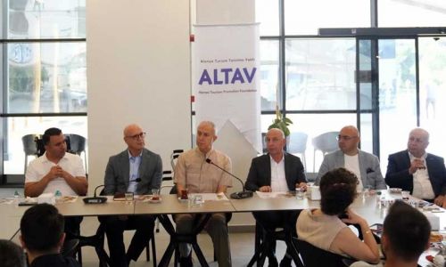 Alanya'da tur operatörleri istişare toplantısı gerçekleştirildi