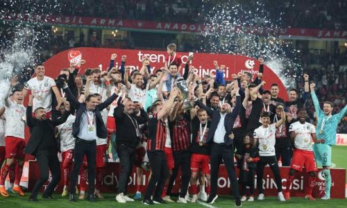 Çorum FK'dan tarihi başarı! Süper Lig'e yükselen son takım belli oldu