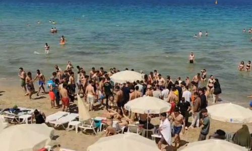 Kuşadası'nda turistin denizde can pazarı