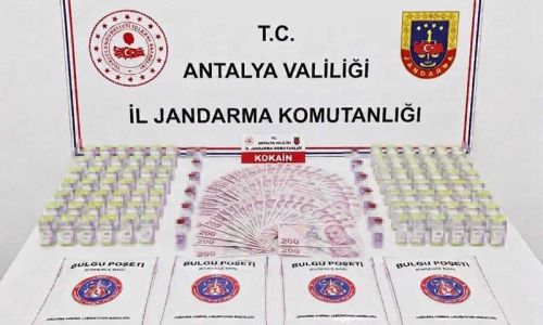 Tatil merkezlerinde turistlere uyuşturucu satan 15 kişi tutuklandı