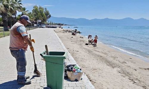 Tatilci gitti çöpü kaldı