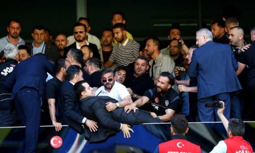 Fenerbahçe olağanüstü seçimli genel kurulunda arbede çıktı