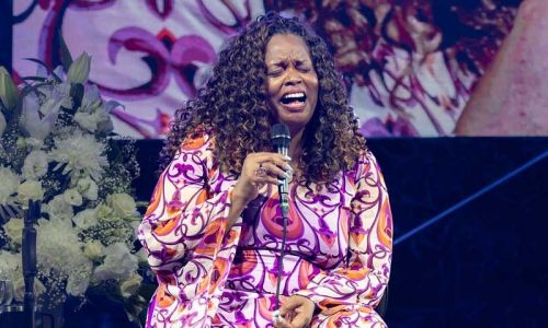 Cazın Kraliçesi Grammy Ödüllü Dianne Reeves Akra Caz Festivali Sahnesindeydi