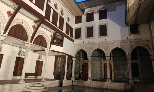 Topkapı Sarayı gece turlarıyla ziyaretçilerine kapılarını açtı