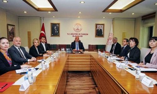 Bakan Ersoy, sektörün zirvesiyle buluştu 