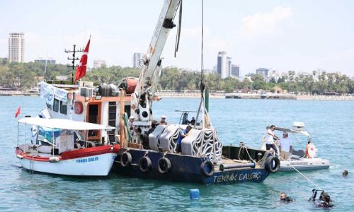 Antalya'da 3D yazıcıyla üretilen yapay resifler denizle buluştu