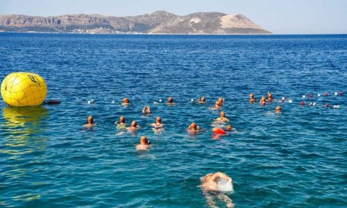 Meis-Kaş Yüzme Maratonu'nda sporcular dostluk için kulaç attı
