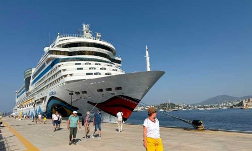 Alman turistler bu kez denizden geldiler