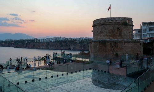 ‘Hıdırlık Kulesi Çevresi Arkeolojik Kazı ve Seyir Terası Projesi' tamamlandı