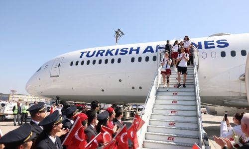 Filenin Sultanları’na THY’den coşkulu karşılama