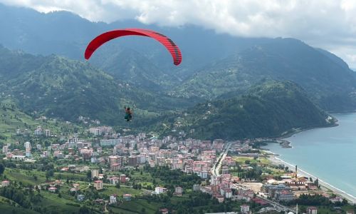 Artvin'de Yamaç Paraşütü Türkiye Şampiyonası heyecanı başladı