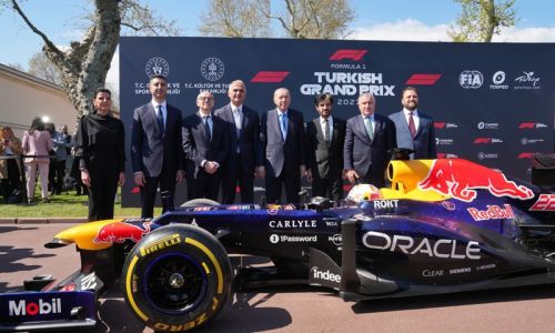 Bakan Ersoy müjdeyi verdi: İstanbul Park 2031'e kadar F1 takviminde