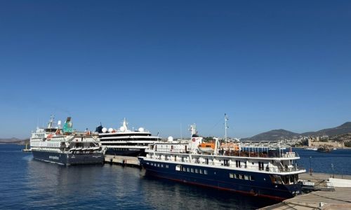 Bodrum'a 3 gemi birden geldi