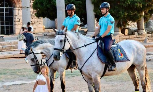 Atlı jandarma birlikleri sahillerde ve turistik bölgelerde görev başında