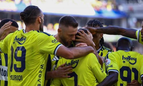 Fenerbahçe'den tarihe geçen 8 gollü galibiyet