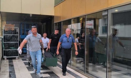 Rus uyruklu turist konakladığı otelin koridorunda ölü bulundu
