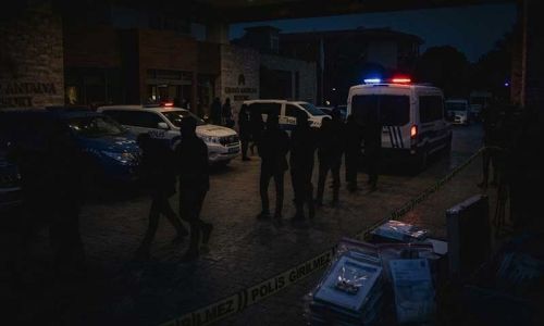 Antalya'da aralarında iş adamı ve turizmcilerinde bulunduğu 14 kişi gözaltına alındı
