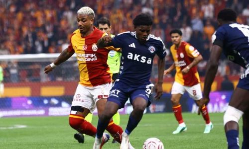 Galatasaray son dakikalarda attığı gollerle galip geldi