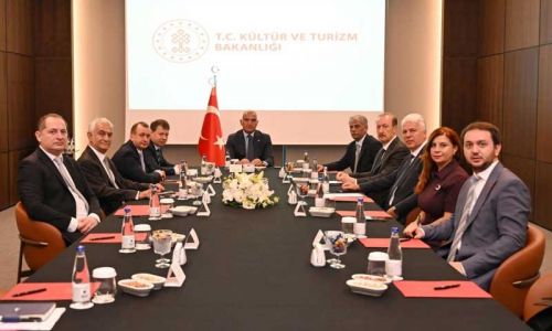 Bakan Ersoy, Antalya'da Rus diplomatlarla bir araya geldi
